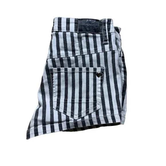 Kendall & Kylie black & white high rise striped size 5 shorts - Picture 2 of 5